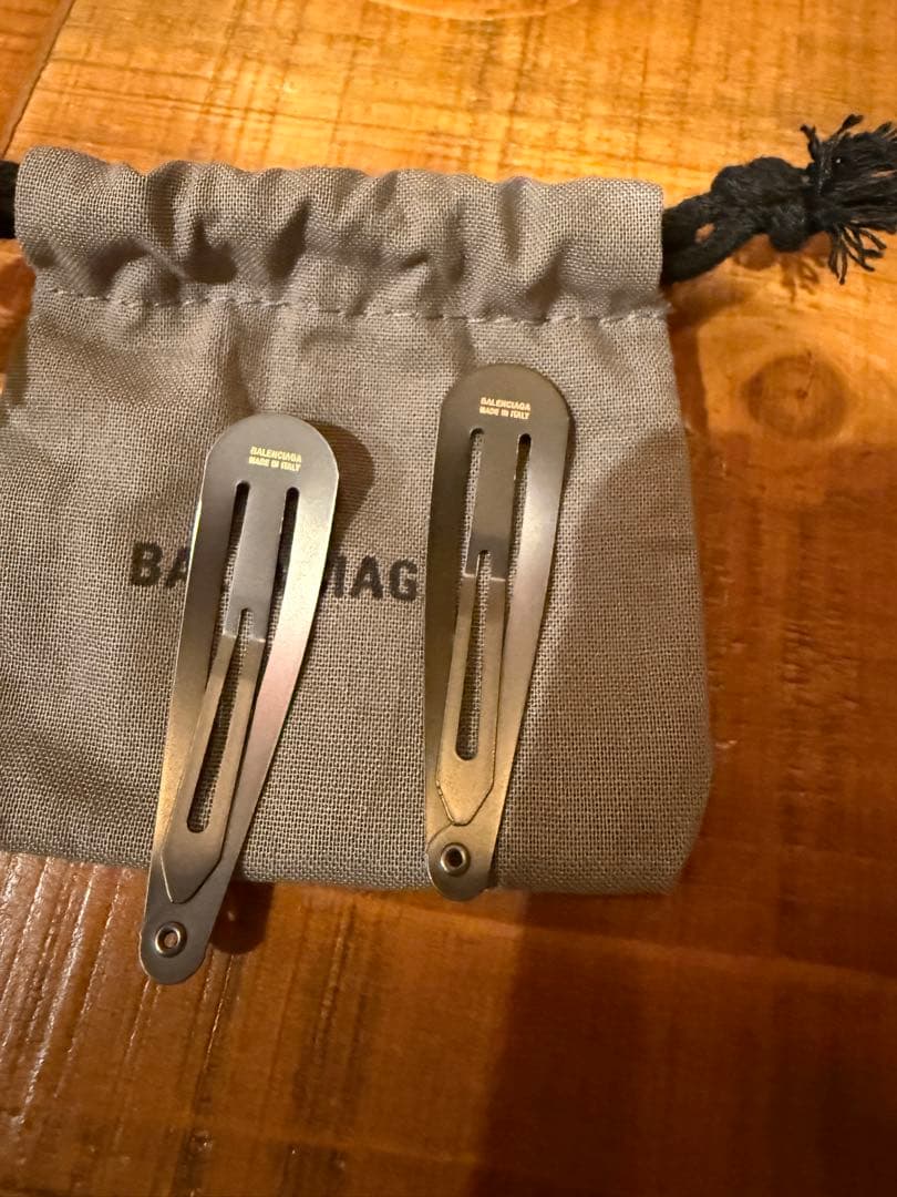 BALENCIAGA ブラック ヘアピン 2個セット