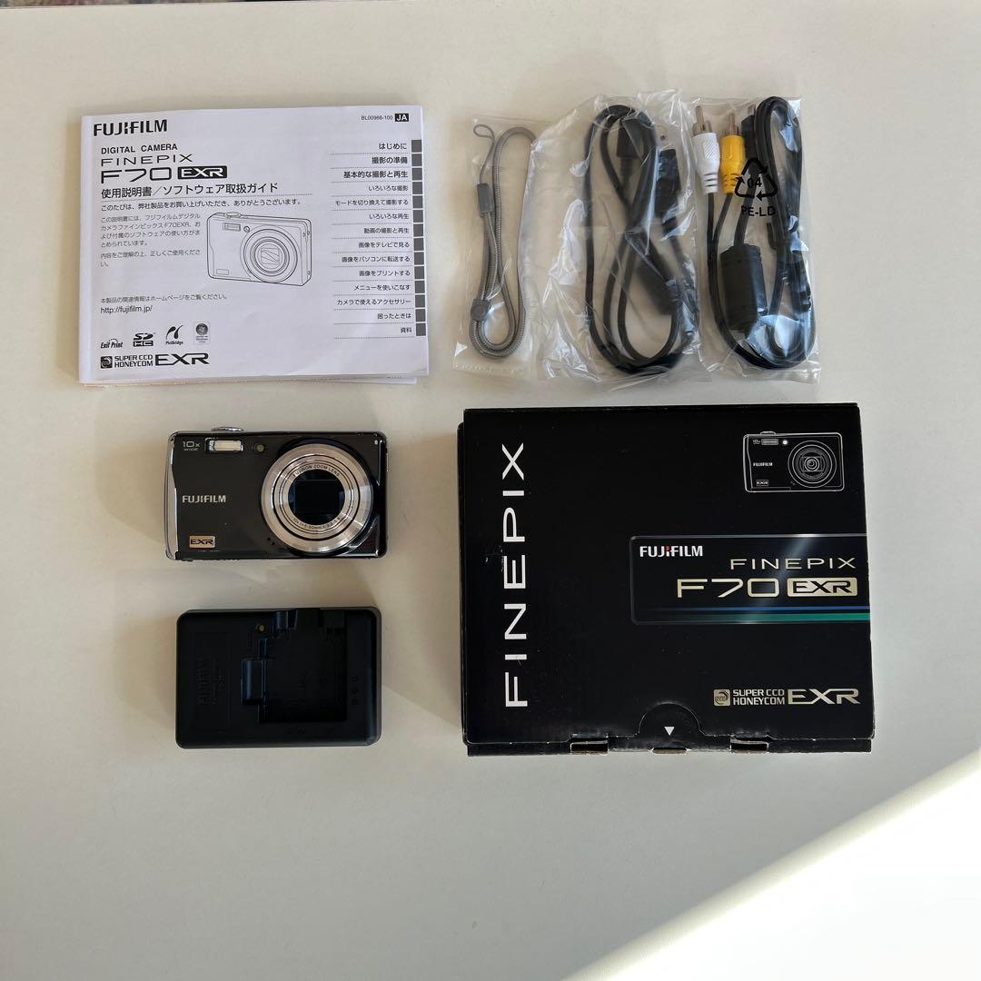 富士フィルム　FINEPIX F70EXR
