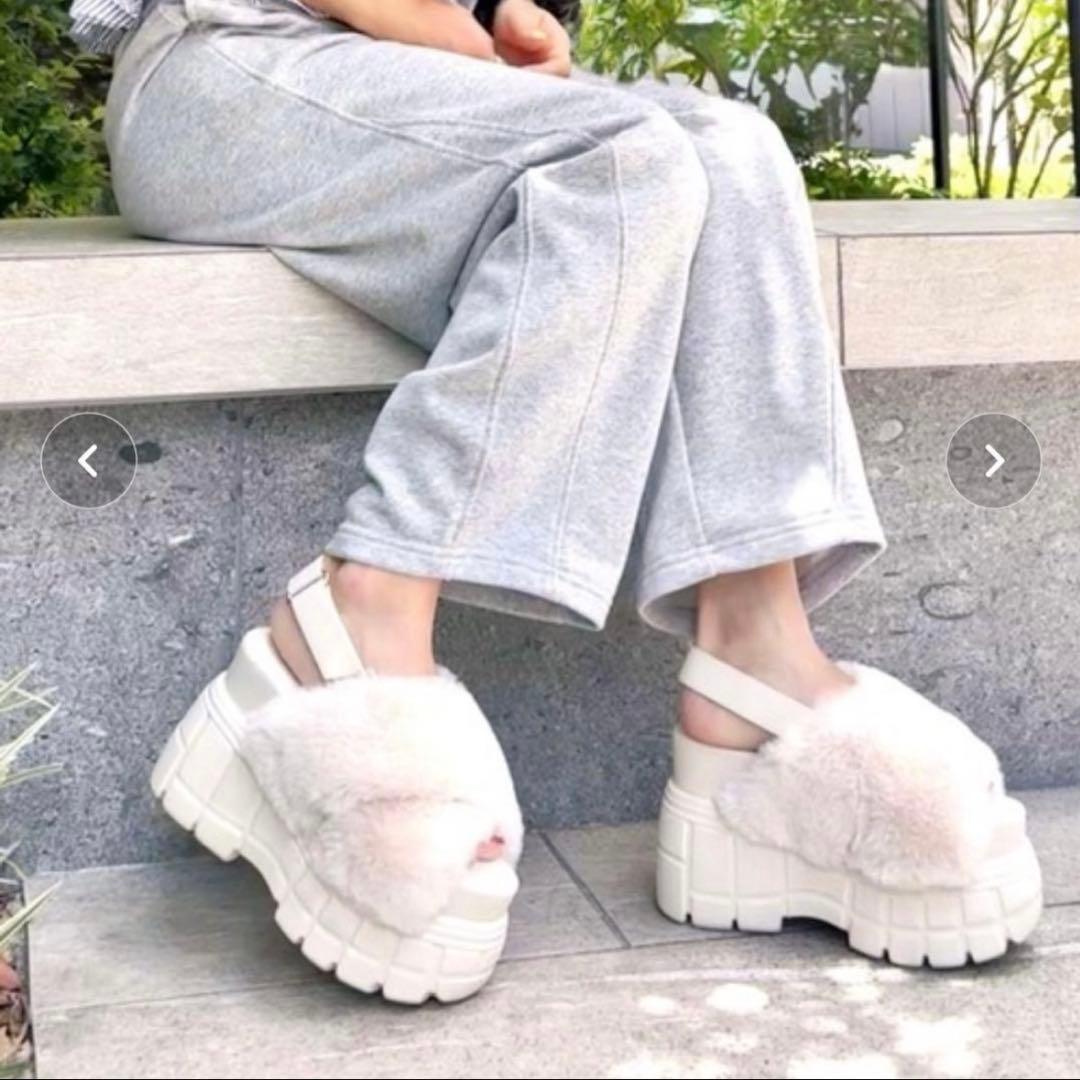 R&E クロスファーバックベルト厚底サンダル アイボリー LLサイズ