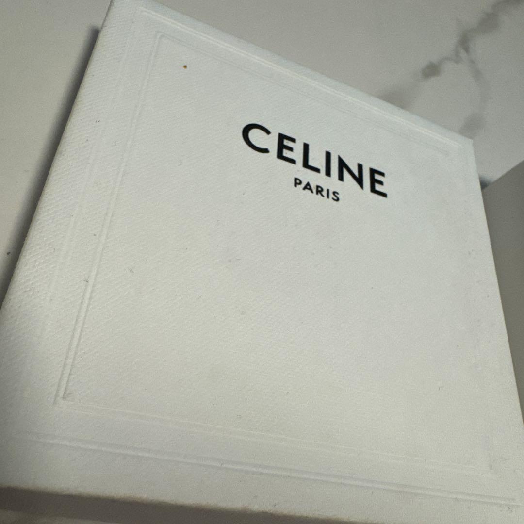 箱付き CELINE ロゴ入りシュシュ ベージュ
