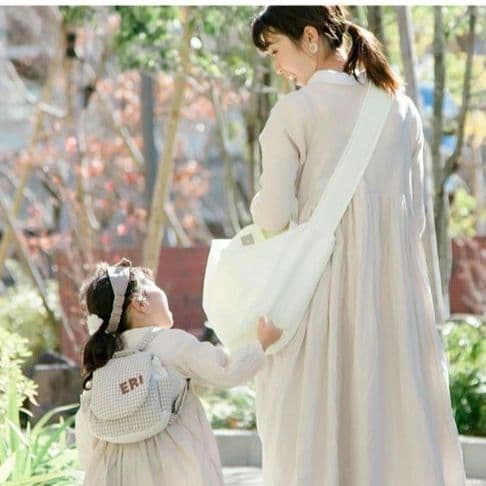 Lisumom マザーズバッグ　2 way バニラ色