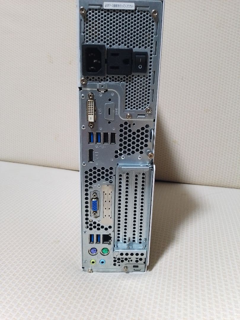 FUJITSU　esprimo d588 i5-8500