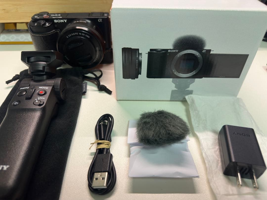 SONY ZV-E10 レンズキット&シューティンググリップ