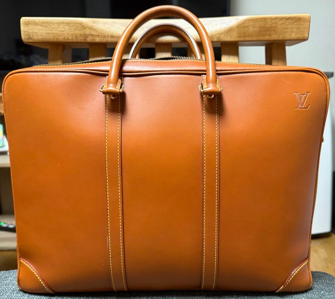 【超希少】ルイヴィトン ポルトドキュマン ノマドレザー