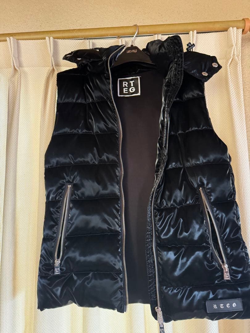 RTGEG 黒 フード付き ベスト AMBITION刺繍 値下げ⭕️