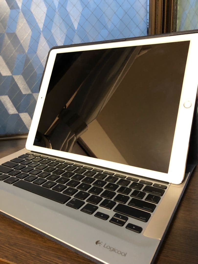 iPad Pro 12.9インチ 128G シルバー キーボード付き！！