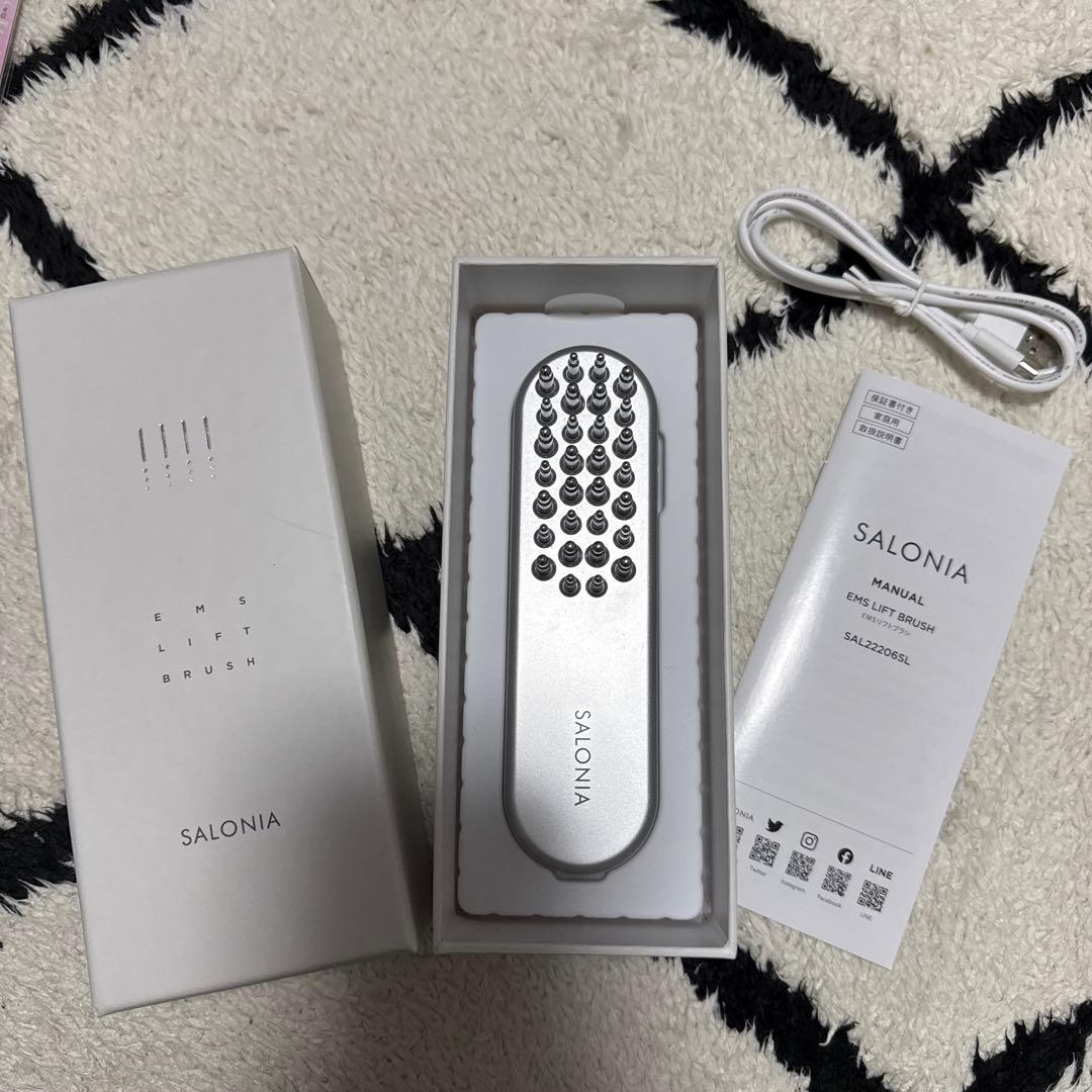 ほぼ未使用　SALONIA EMS LIFT BRUSH サロニア　美顔器　小顔