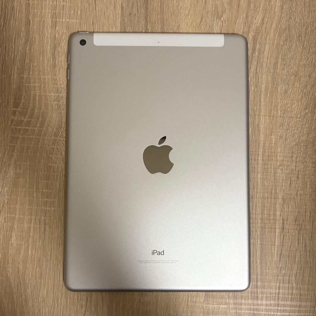 Apple iPad 第５世代 32GB シルバー 充電器付き