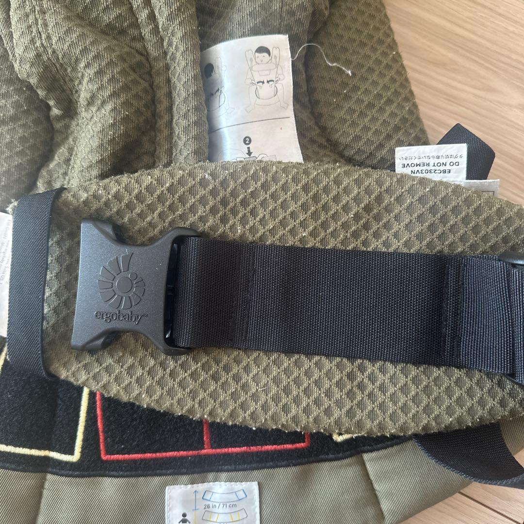 エルゴ オムニ ブリーズ 抱っこ紐 オリーブ　グリーン カーキ　緑