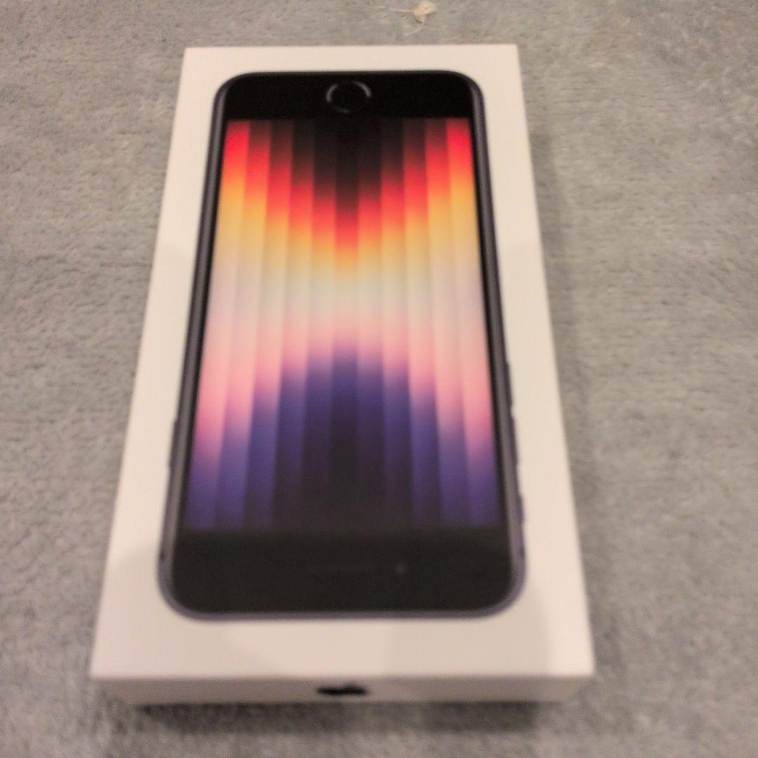 iPhone se3 第三世代　ソフトバンク64GB やや傷有り