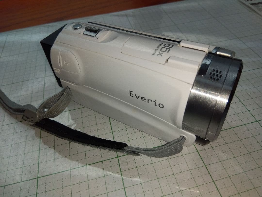 JVC Everio ビデオカメラ GZ-E765-w