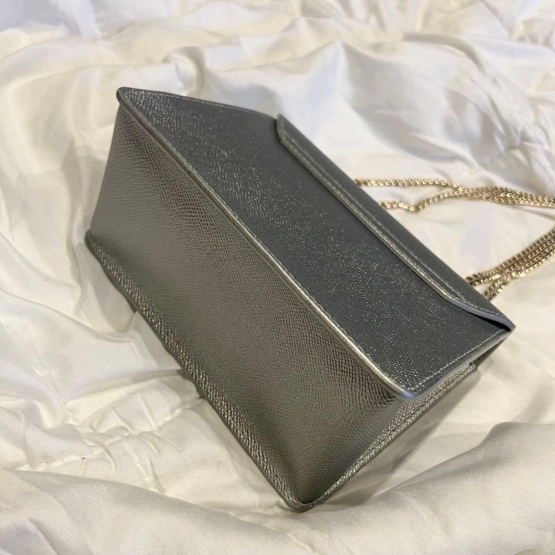 シルバー チェーンストラップ バッグ