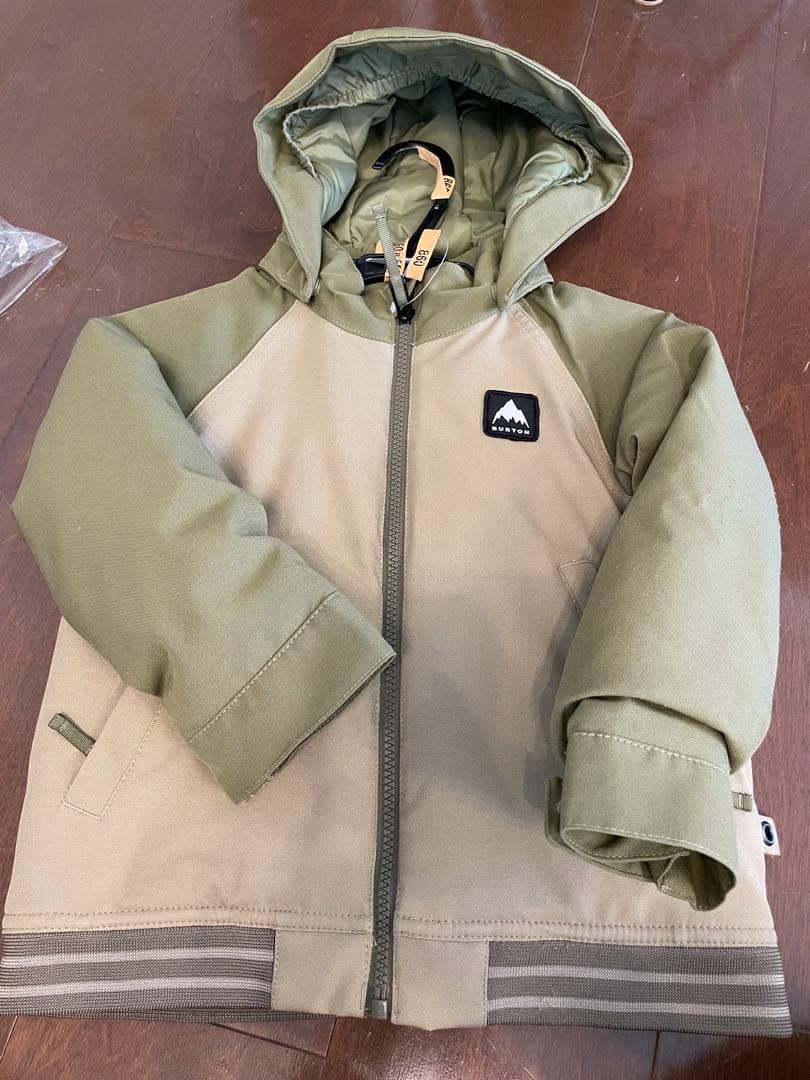 BURTON キッズ　スノーボードウェア　上下セット　４Ｔ　クリーニング済