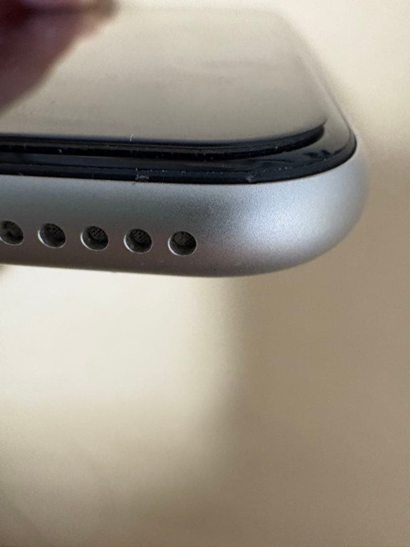 iPhoneSE 第3世代 SIMフリー スターライト 64GB