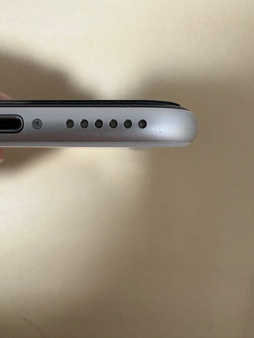 iPhoneSE 第3世代 SIMフリー スターライト 64GB