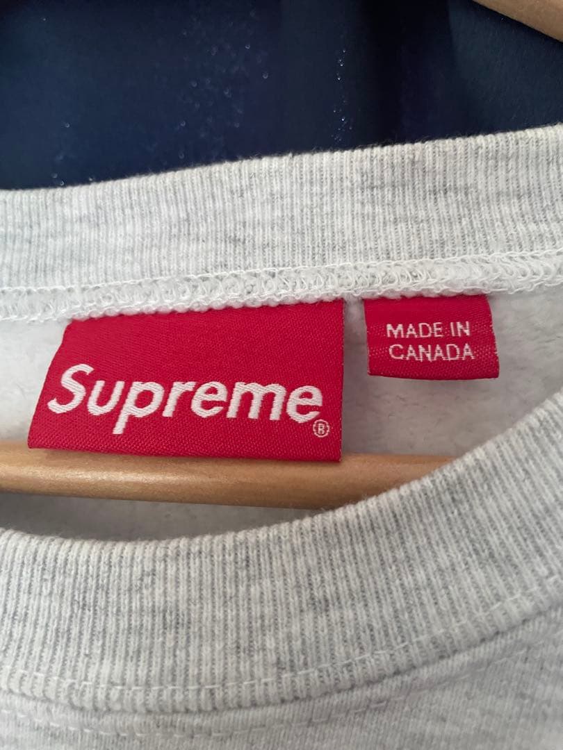 Supreme Futura Logo Crewneck スウェット