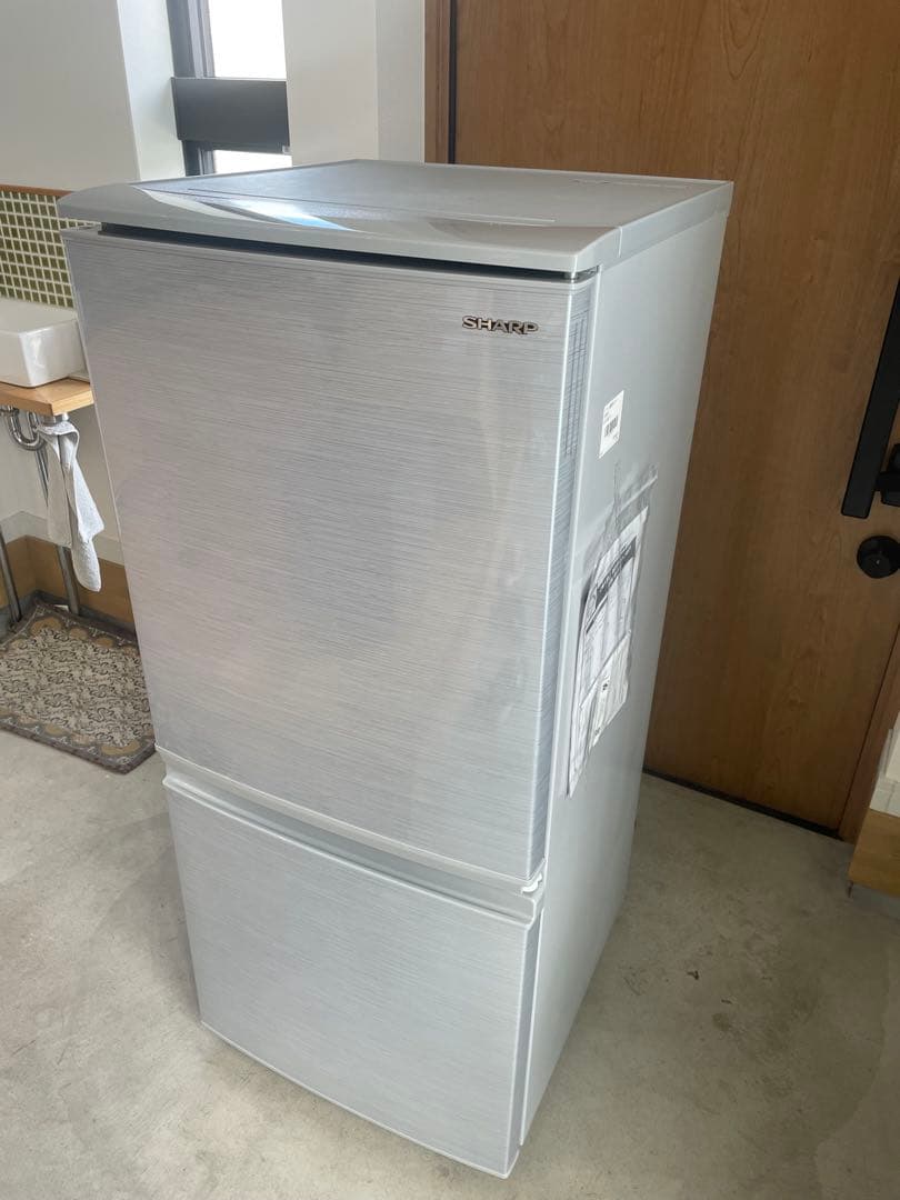 シャープ 冷蔵庫 SJ-D14F-S 137L