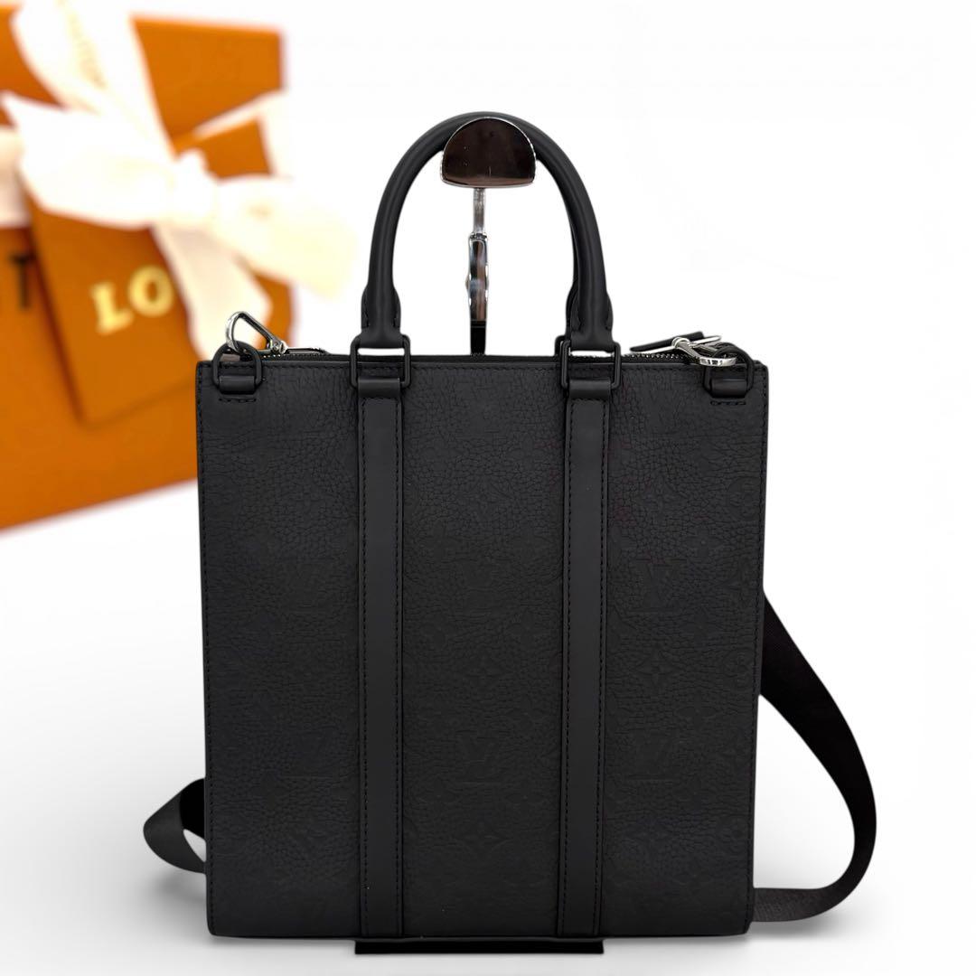 [新品同様] ルイヴィトン　トリヨン　サックプラ　クロス　ハンドバッグ　黒