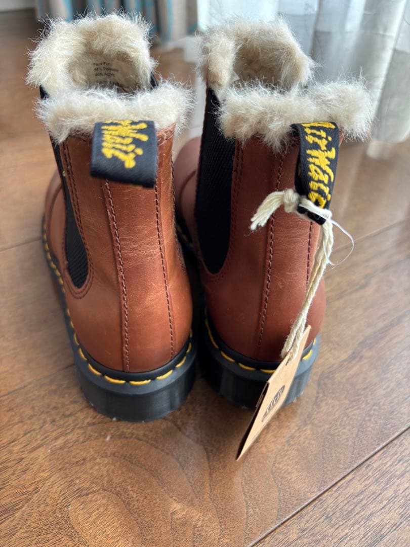 新品　ドクターマーチン　ハワイ購入　UK5 24センチほど　ブーツ　ファー