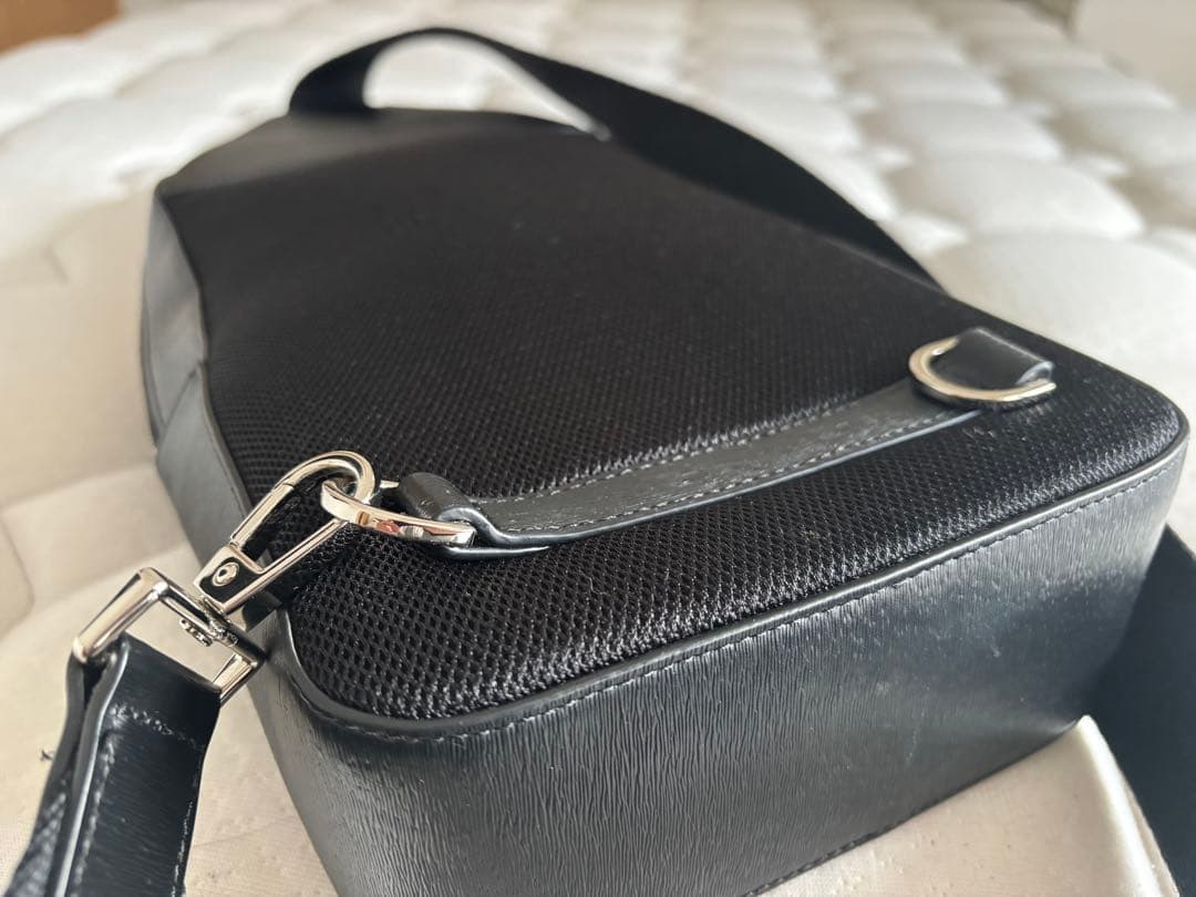 Paul Smith ポールスミス　ストローグレインレザー　ボディバッグ　黒