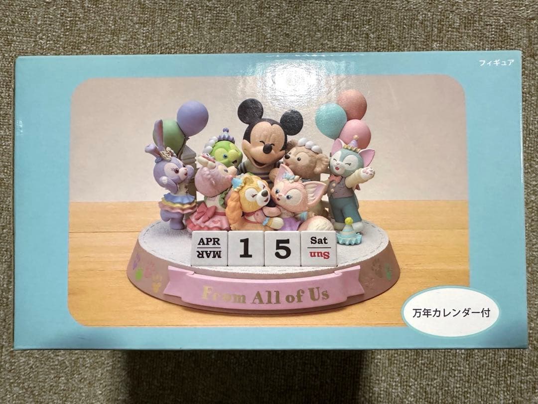 【最安値】ダッフィーアンドフレンズ　万年カレンダー　ディズニーリゾート40周年