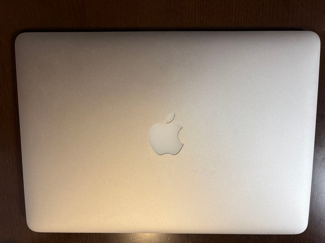 【即決OK】MacBook Air（13インチ・2017年モデル）　充電器付き