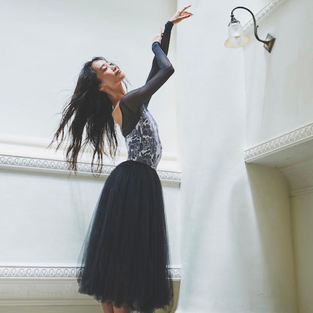 新品 stina スティナ 超人気 レオタード M 完売品