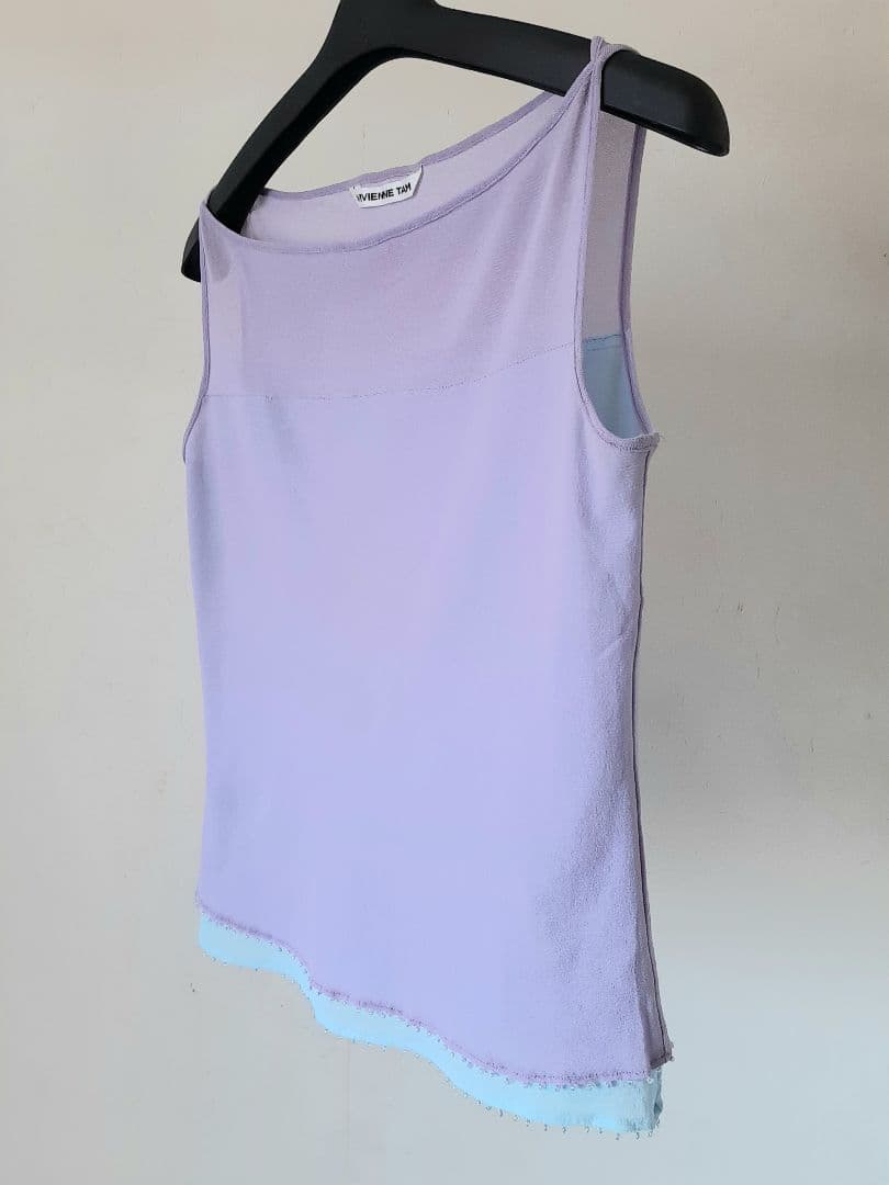 VIVIENNE TAM ノースリーブトップス