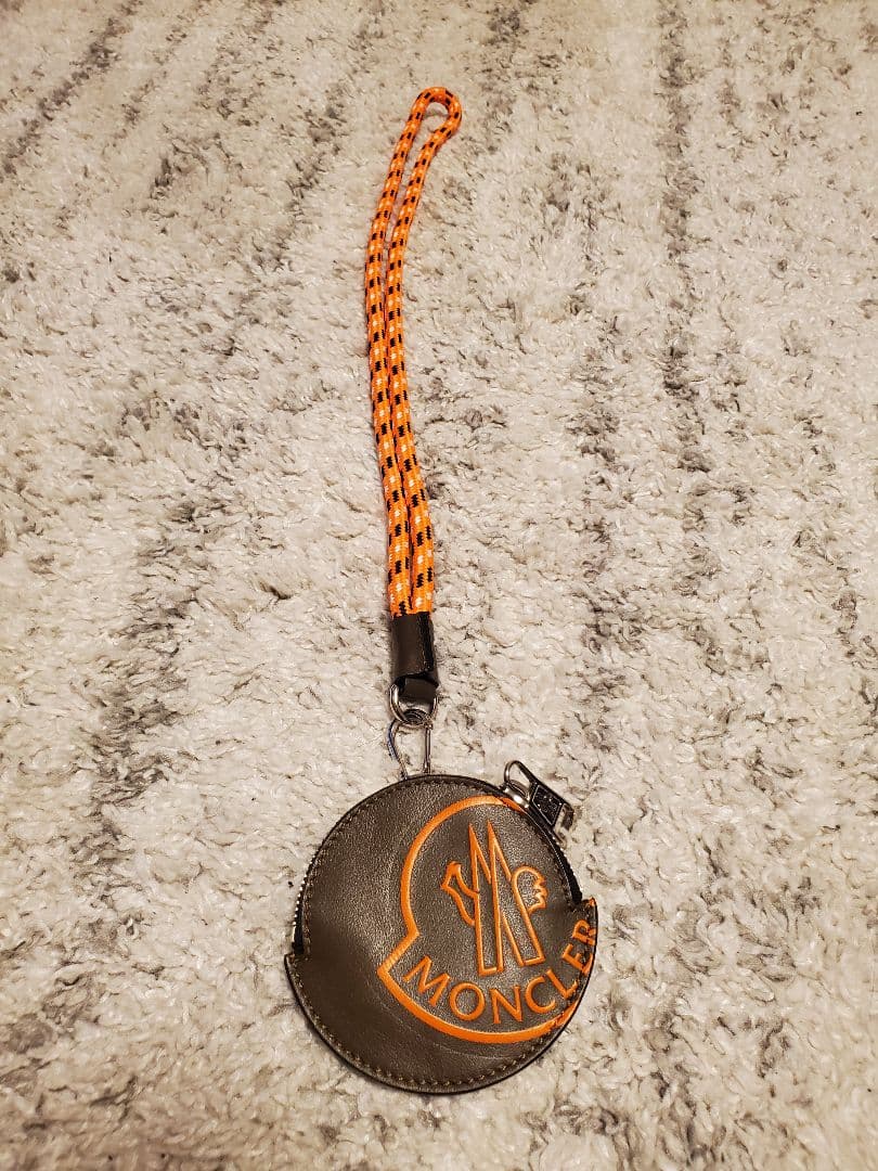 MONCLER ネックウォレット 首かけ ケース ネックストラップ