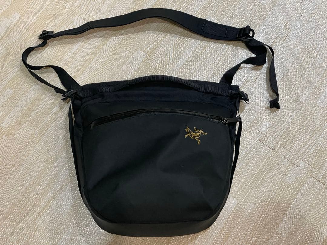 廃盤・美品　アークテリクス アロー8 ブラック