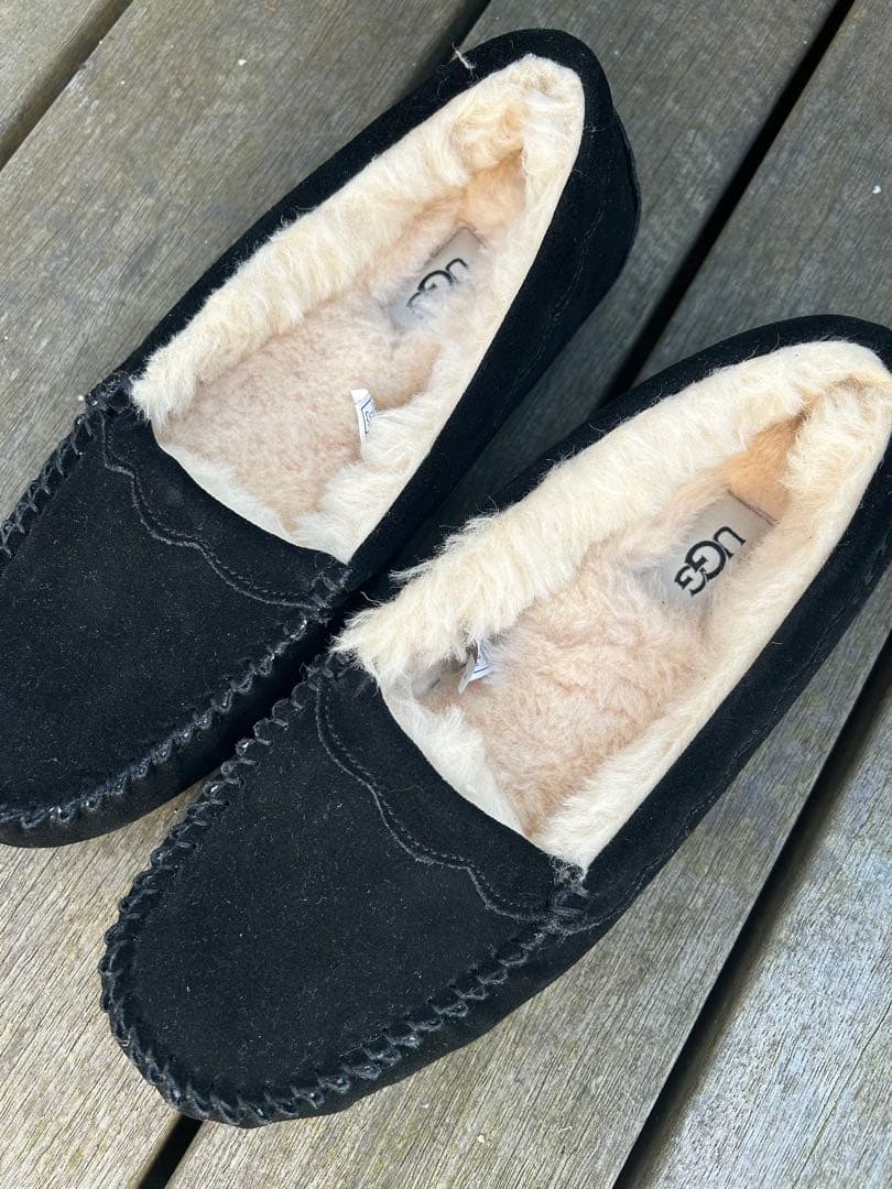 新品！UGGモカシン黒24cm