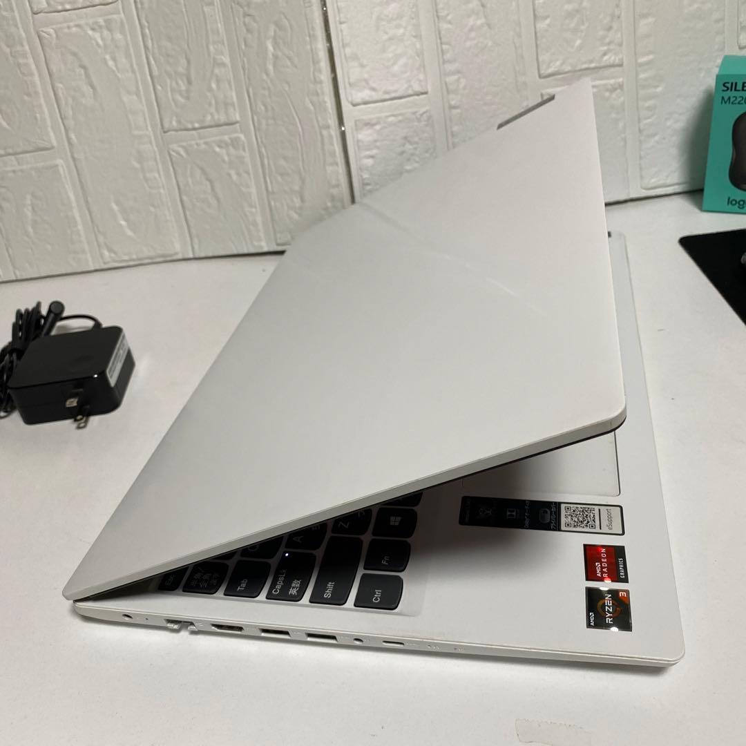 Windows11 オフィス付きSSD メモリ8GB 美品　ホワイトLENOVO