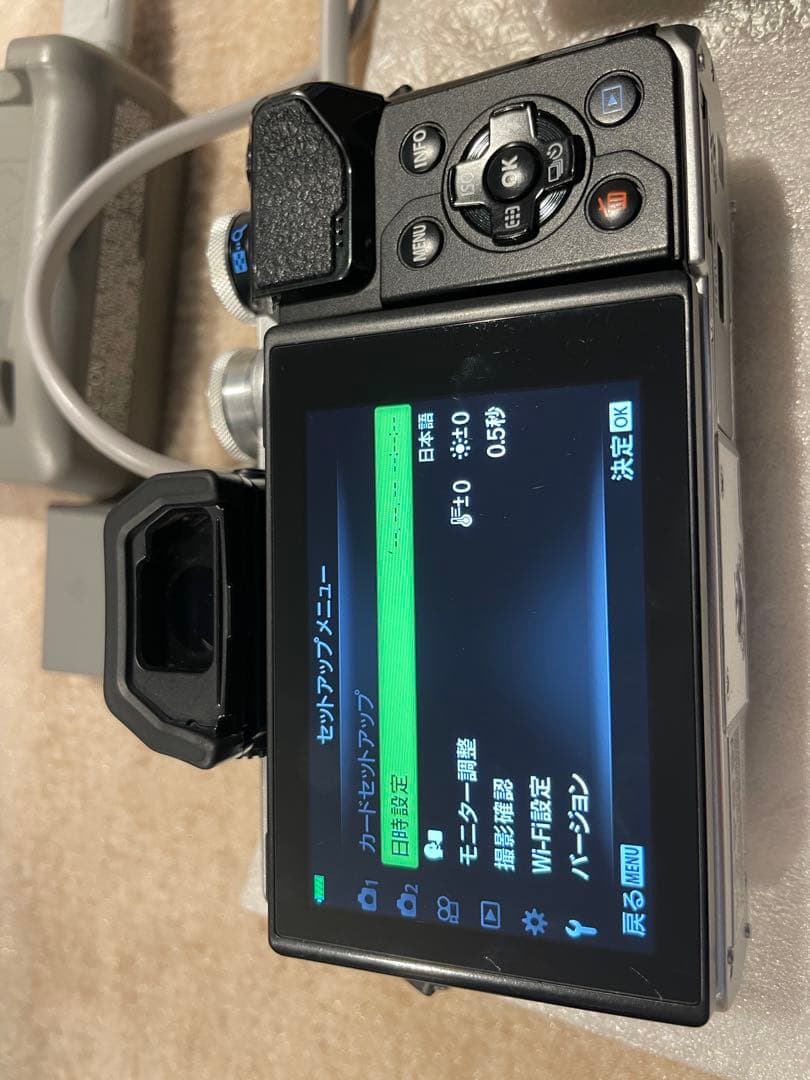 Olympus E-M10iii ミラーレス一眼本体とレンズ（今なら予備電池も）