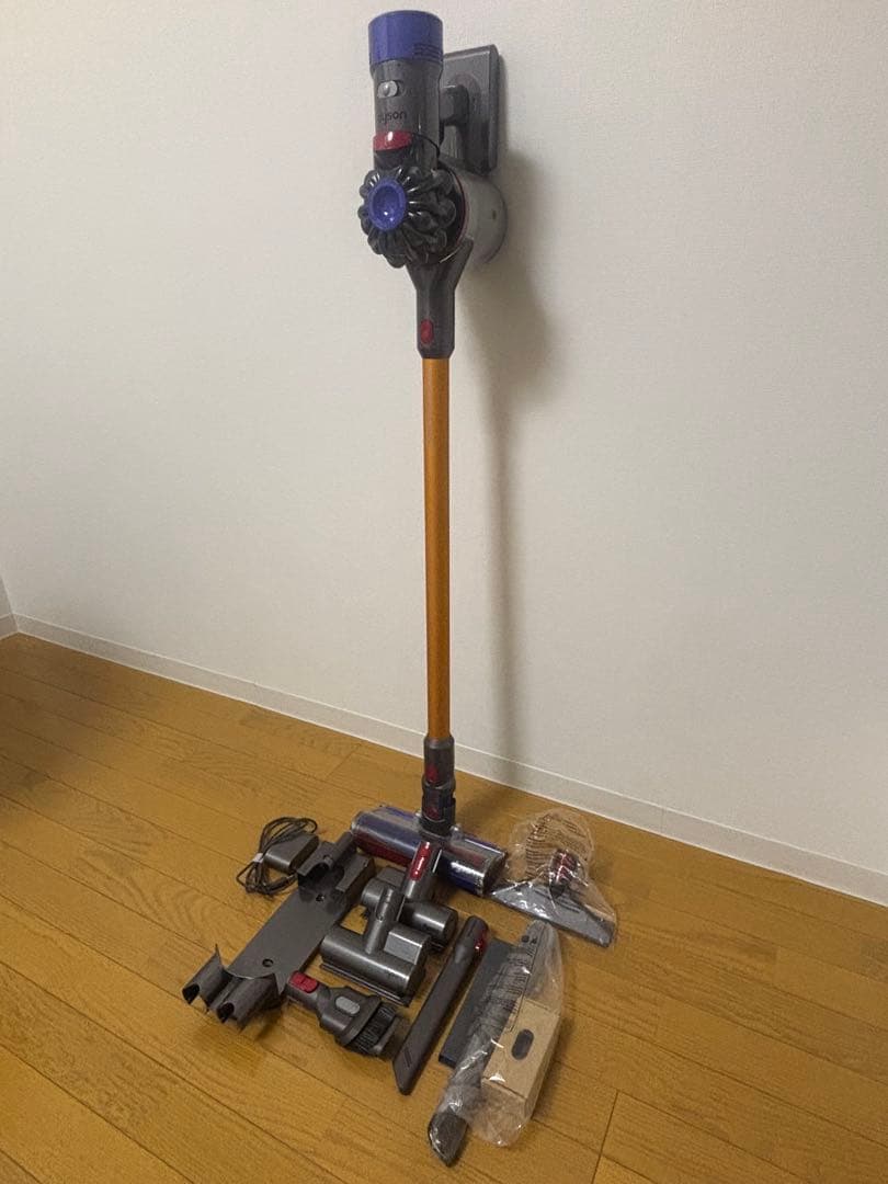 美品　Dyson SV10スティック&ハンディ　稼働28分　付属品新品多数