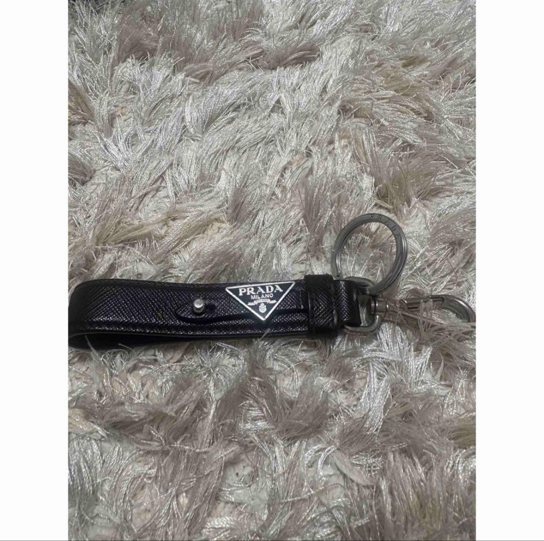 PRADA 黒 レザー キーリング サフィアーノ