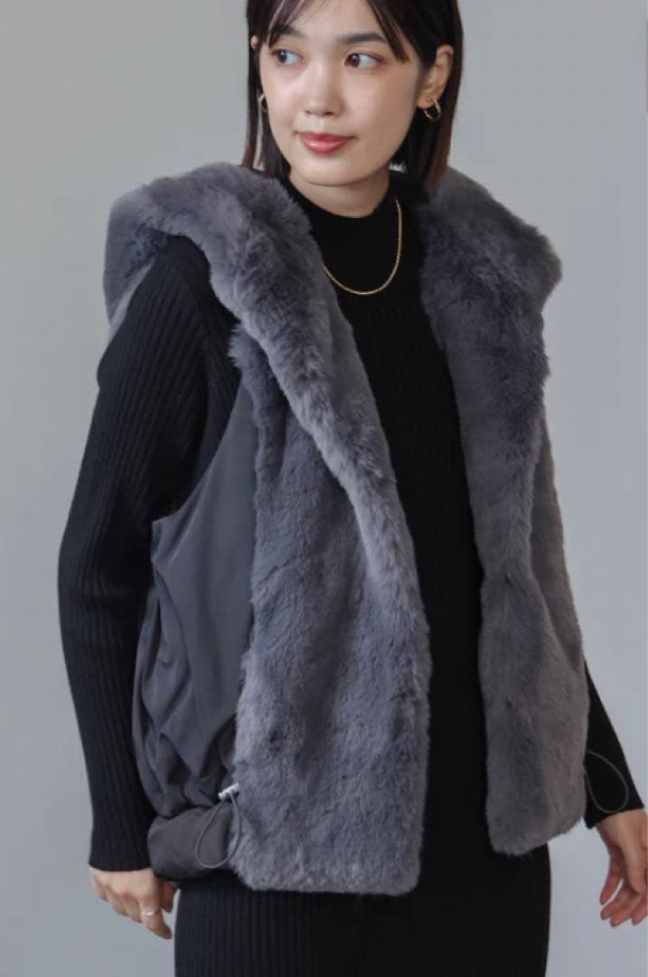 KIKgram様 異素材ＭＩＸダウンファーベスト ダウン&フェザー（チャコール）