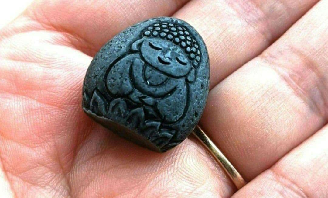 y♡Crystal　❀護り石　身代わり石　バリア❀