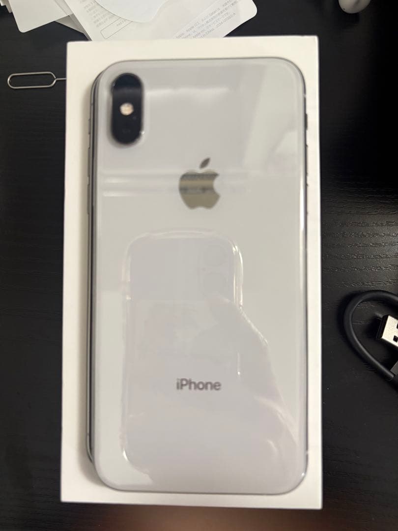 iPhone Xs シルバー　256GB バッテリー容量84%