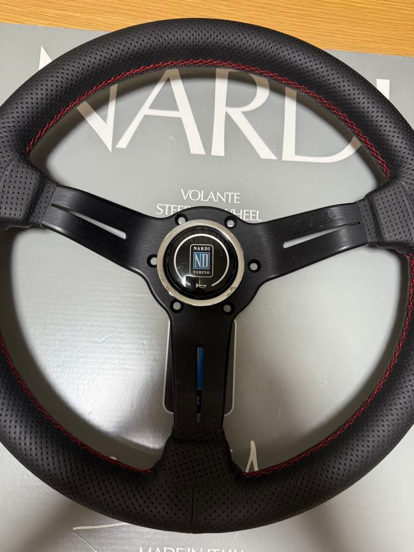 ナルディ　ステアリング　32パイ