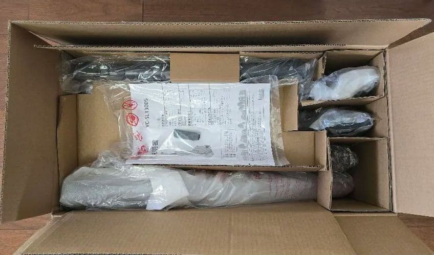 【ほぼ新品】東芝スティックコードレス掃除機VC-SL130DS（使用20回未満)