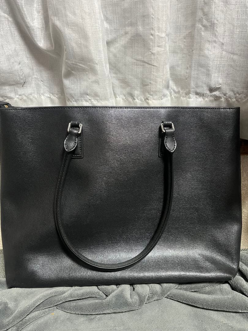 T　aucentic（オーセンティック）　レザートートバック