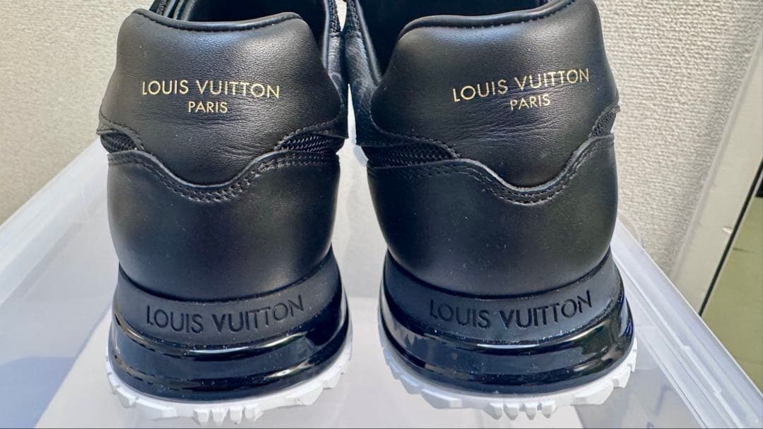LOUIS VUITTON ブラック ランアウェイ・ライン スニーカー