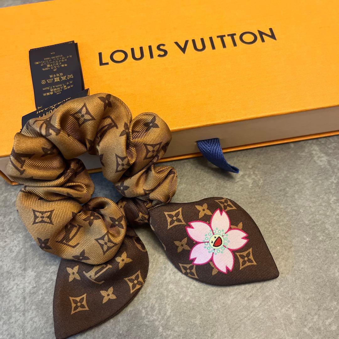 【新品】ルイヴィトン シュシュ チェリーブロッサム 箱無し