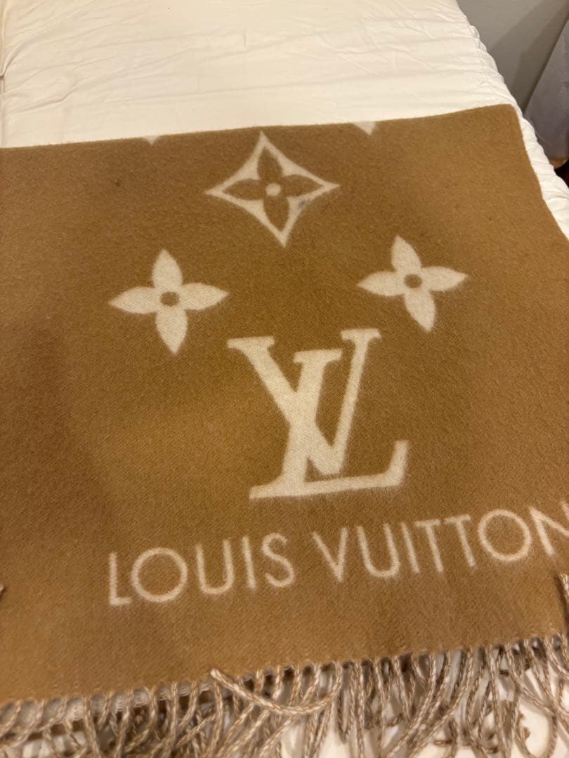 LOUIS VUITTON ルイヴィトン　マフラー レイキャビック　ベージュ