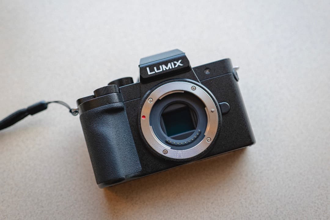 パナソニック Lumix G100D ボディ