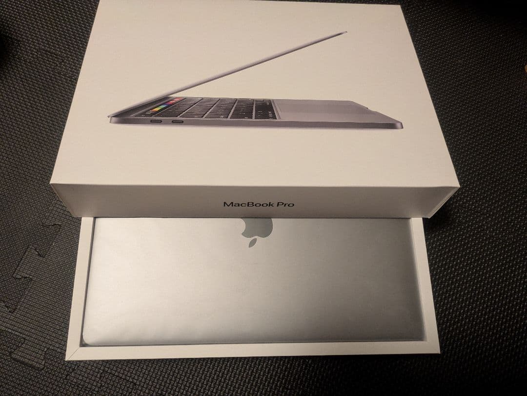 Macbook pro 2020 Intel 32GB 1TB USキー