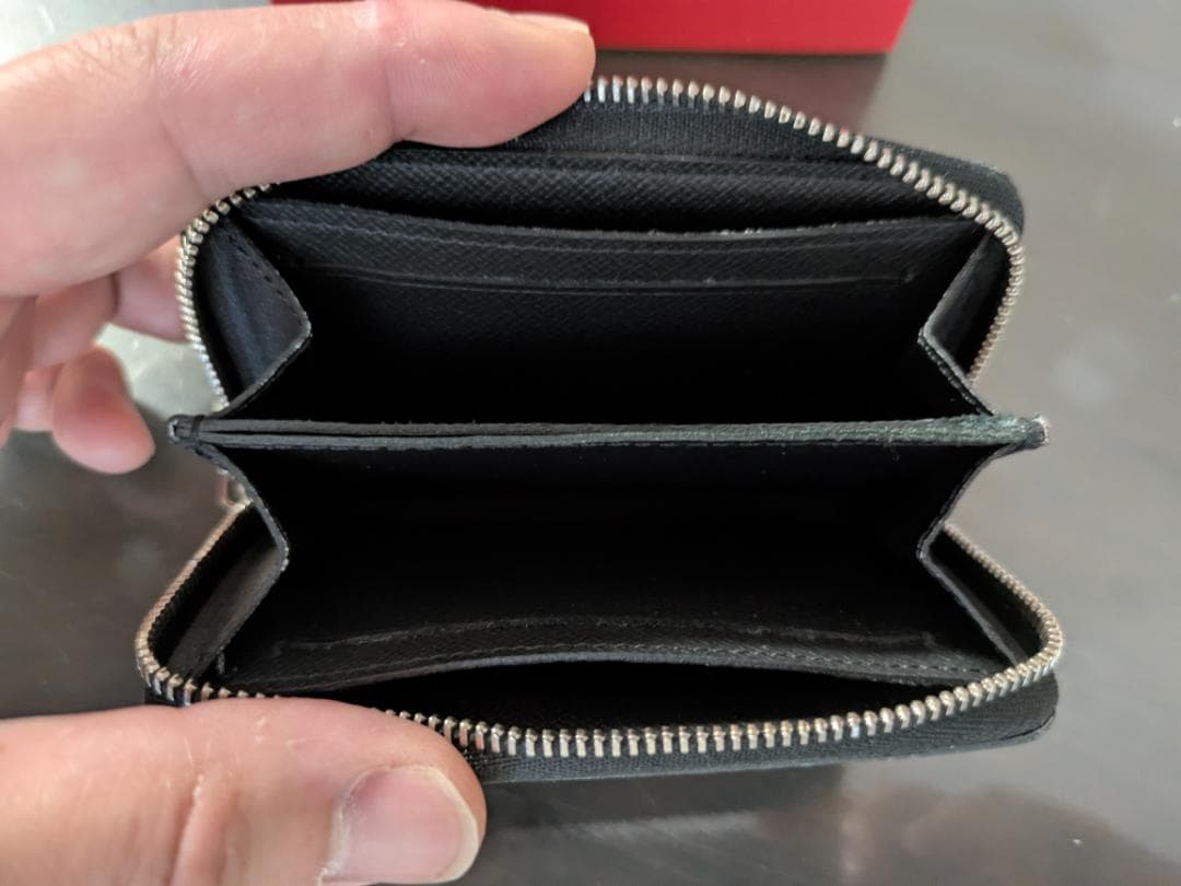 ルイヴィトン タイガ M30511ジッピーパース