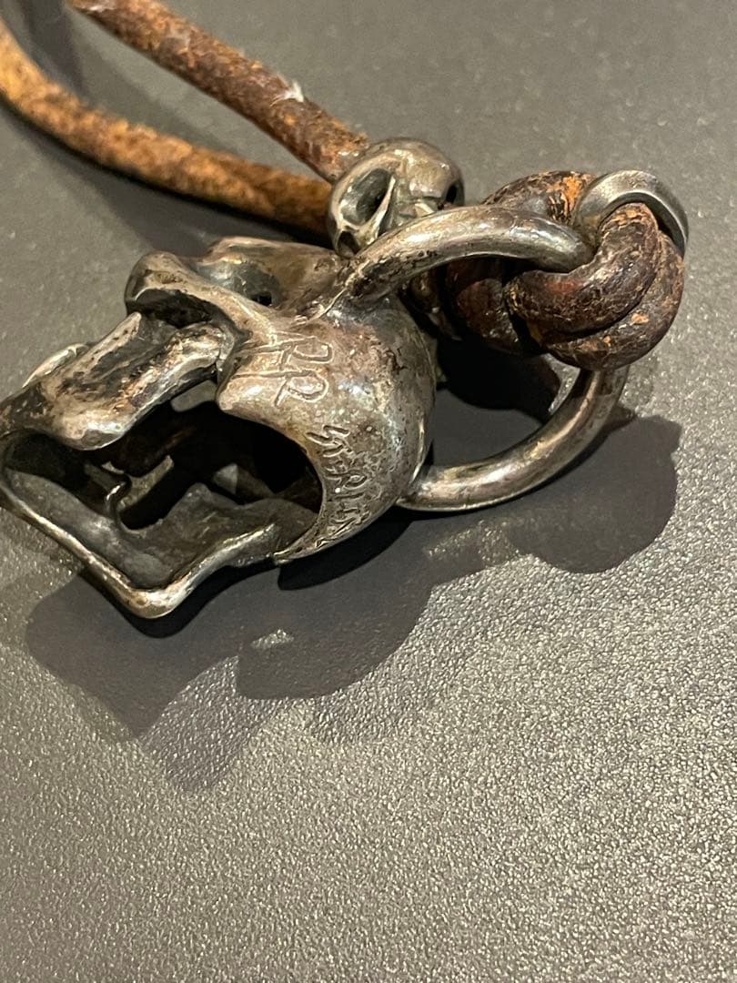 ラットレース　スカルネックレス