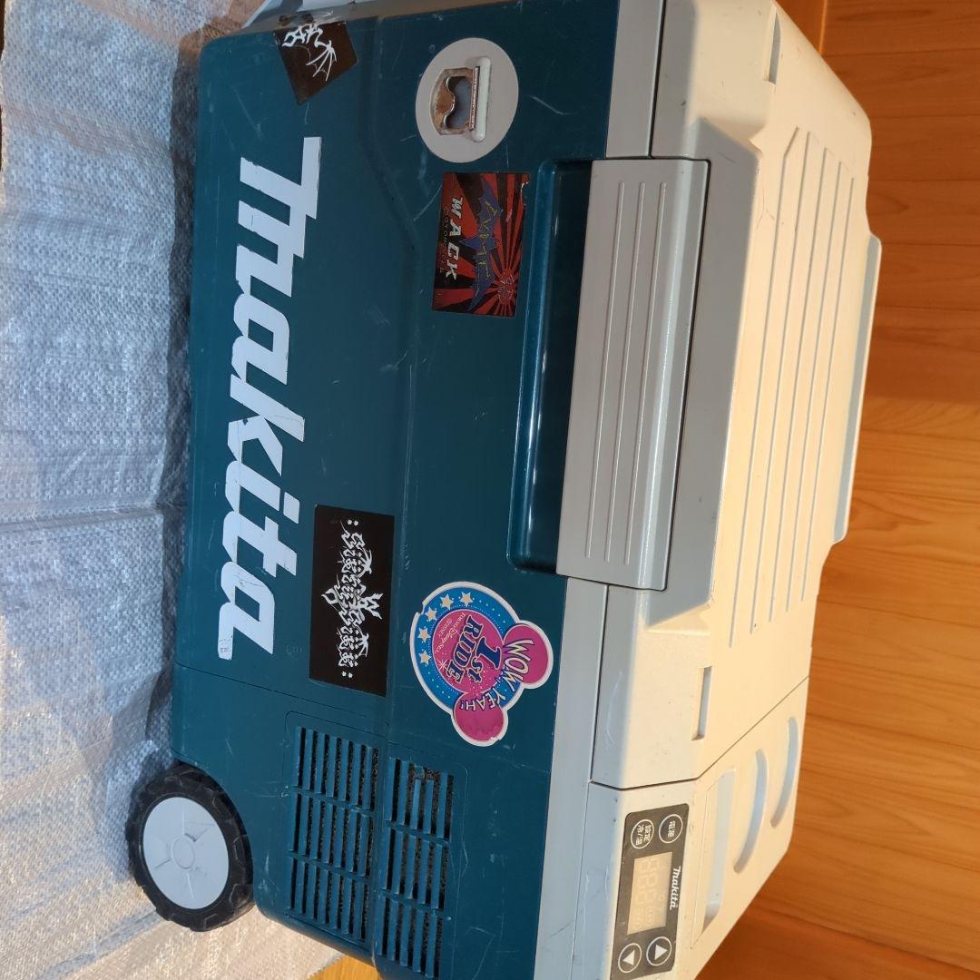 【ジャンク品】Makita ポータブル冷温庫 CW1 180D 20L