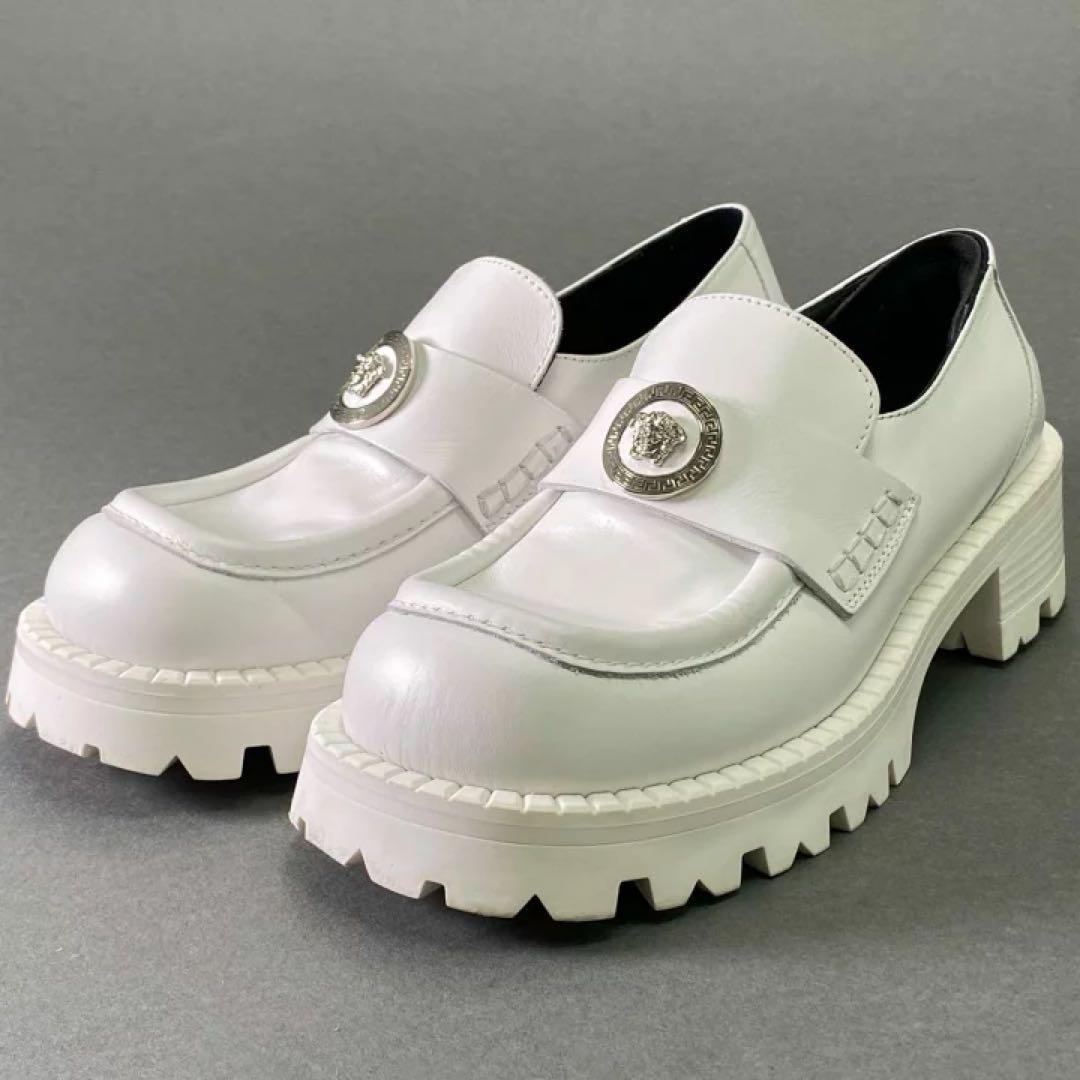 希少 versace ホワイト ローファー